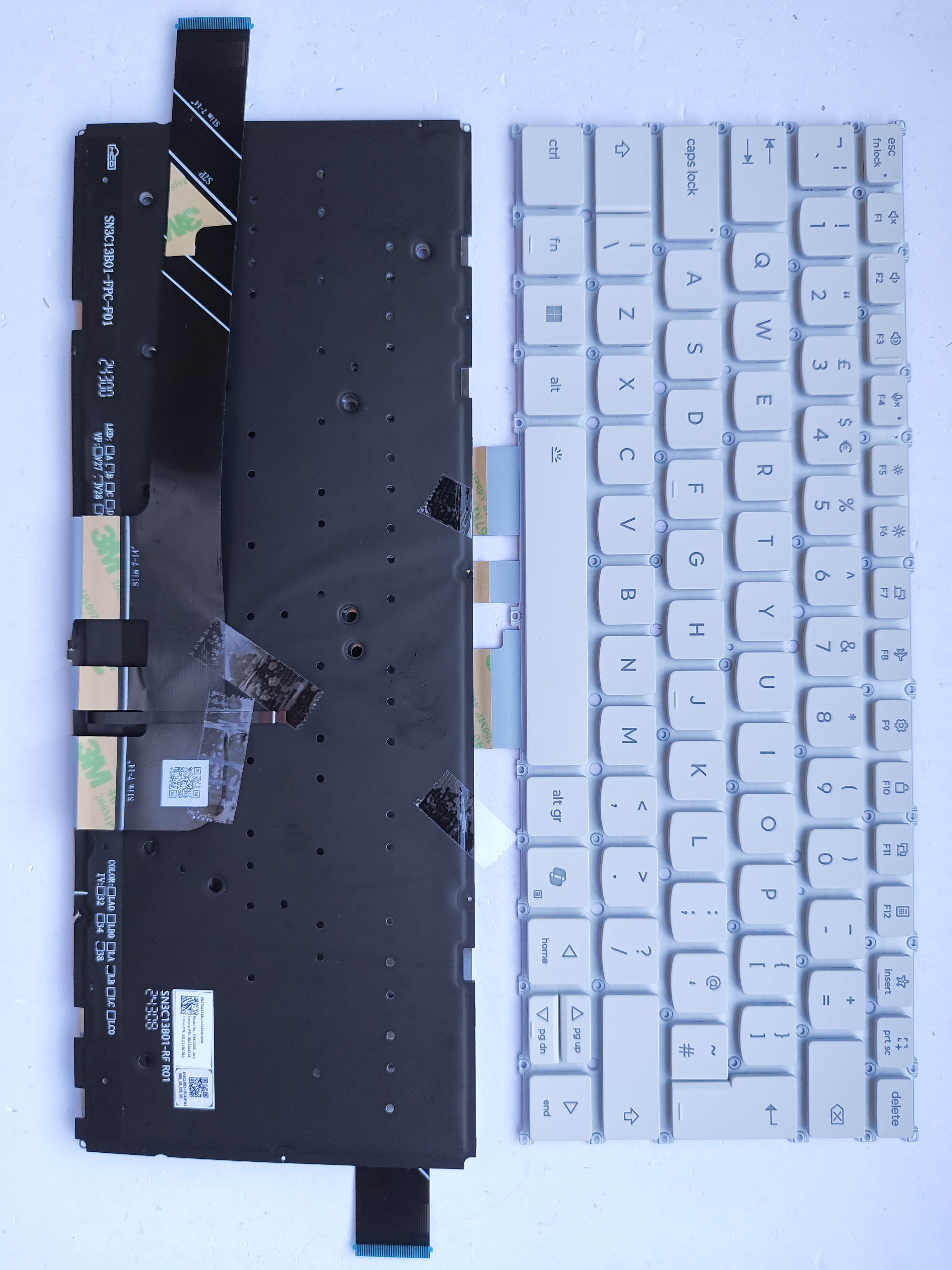Picture of New Replacement Laptop Keyboard For LENOVO Yoga Pro 7 14ARP8 AI key/14AHP9/14IRP8 WHITE Backlit UK Layout
